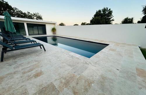 Morta House | Villa Climatisée avec Piscine partagée , Terrasse et Parking