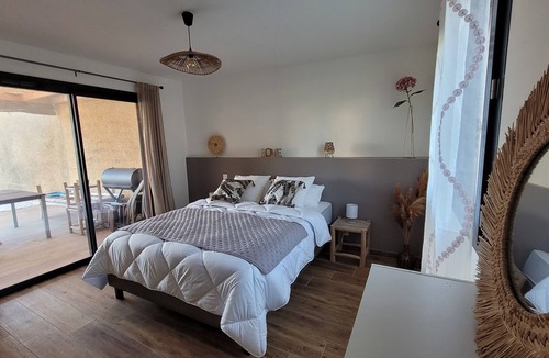 Bravone Villa | Villa de 100 m² les Pieds Dans L'eau Avec Piscine Privée