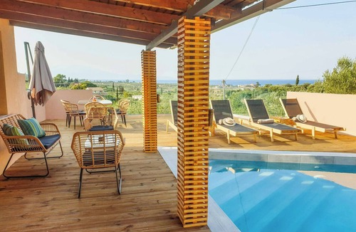 Katastari Villa | Villa de la Vita - Two Bedroom Villa, Sleeps 4