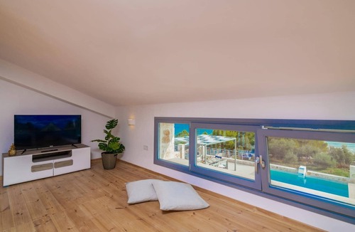 Alykes Villa | Villa Delphini by Villa Plus