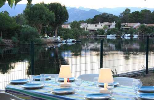 Lecci Villa | Villa 'feet in the sea' and Lac Marin