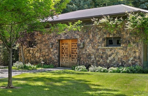 Sun Valley House | Villa Fleuve: Tennis Court House. A luxurious property in Sun Valley