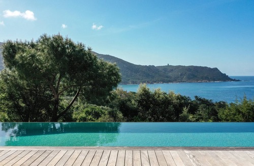 Coti-Chiavari Villa | Villa FUATAISE, an exceptional property, right on the waterfront