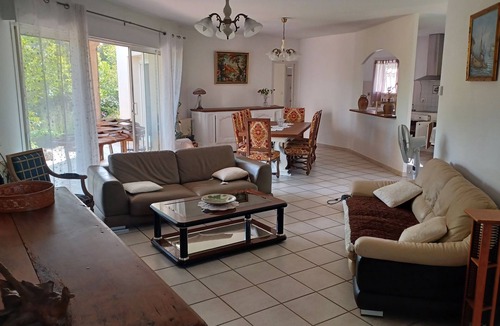 Ghisonaccia House | Villa Indépendante Avec Jardin Clôturé à 5mn des Plages de la Costa Serena