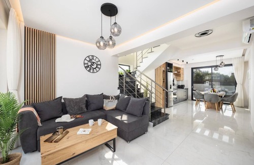 Kalamaki Villa | Villa Infinity Ena - Four Bedroom Villa, Sleeps 8