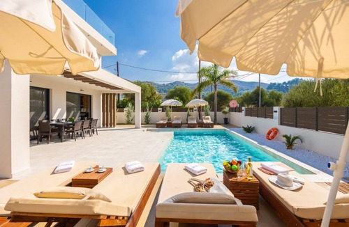 Kalamaki Villa | Villa Infinity Ena - Four Bedroom Villa, Sleeps 8