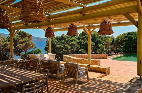 Isolella House | VILLA ISOLELLA-4 bedrooms, feet in the water Presqu'ile de L'ISOLELLA