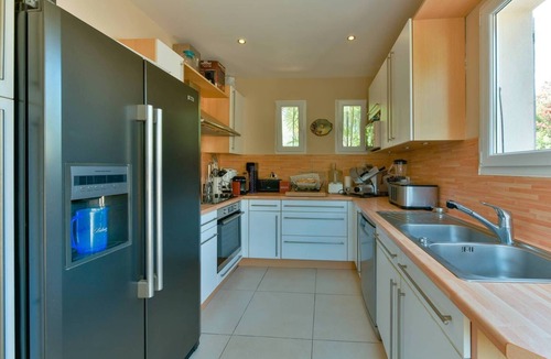 Isolella House | VILLA LA CRIQUE - waterfront, 5 bedrooms, outbuilding