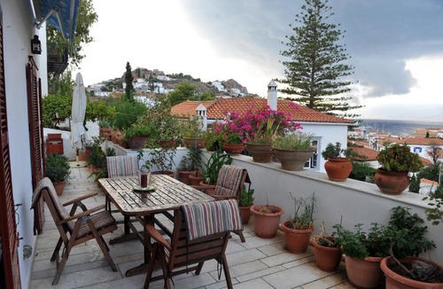 idhra House | Villa Leonard