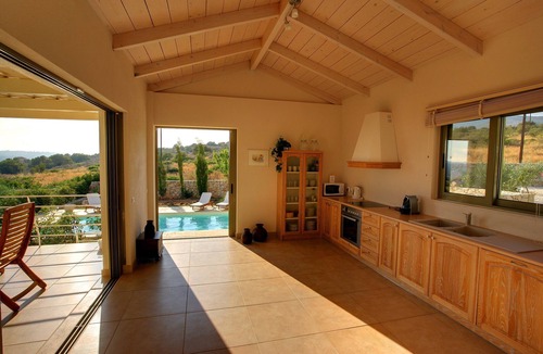Karavados Villa | Villa 'Linatela Ideales Resort' with Sea View, Wi-Fi and Air Conditioning
