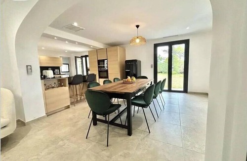 Porticcio House | VILLA LUNA- 5 bedrooms, right on the water, beach access on foot