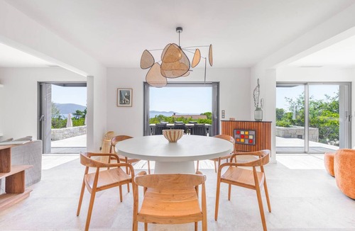 Pietrosella House | VILLA MAGUY – 3 Bedrooms, Swimming Pool, Quiet and Secluded Location
