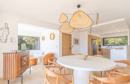 Isolella House | VILLA MAGUY- 6 bedrooms, swimming pool, quiet and unspoilt location