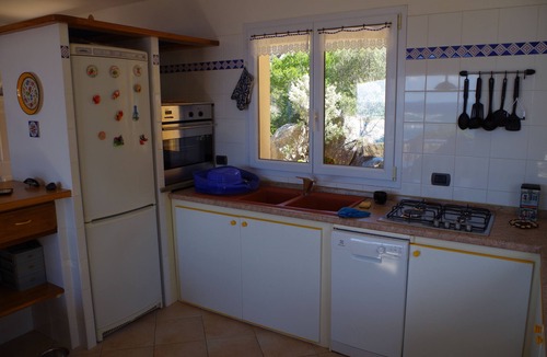 Tizzano Villa | villa marina , climatised,wi-fi, private garden and parking.