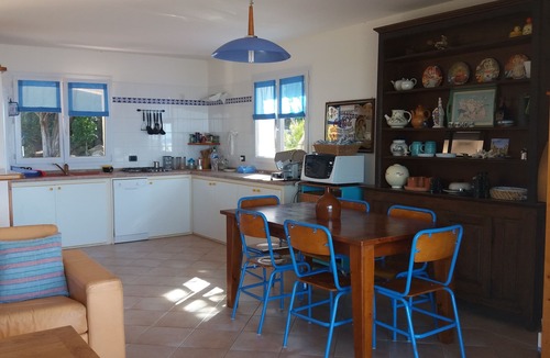 Tizzano Villa | villa marina , climatised,wi-fi, private garden and parking.