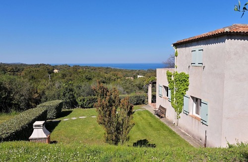 Cervione House | Villa mit Meerblick U Castagnu in geschützter Natur by Interhome