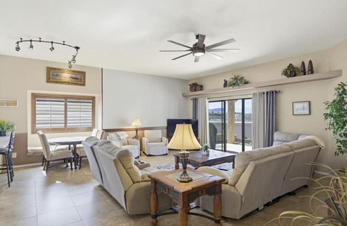 Lake Havasu City Villa | Villa Palmas - Pool, Comfort, Parking, ProjectorTV