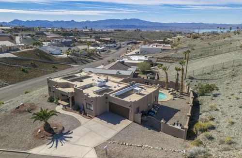 Lake Havasu City Villa | Villa Palmas - Pool, Comfort, Parking, ProjectorTV