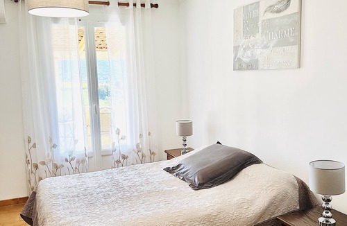 Afa Villa | Villa Pour 8 Personnes, Située au Calme à 15 Minutes des Plages