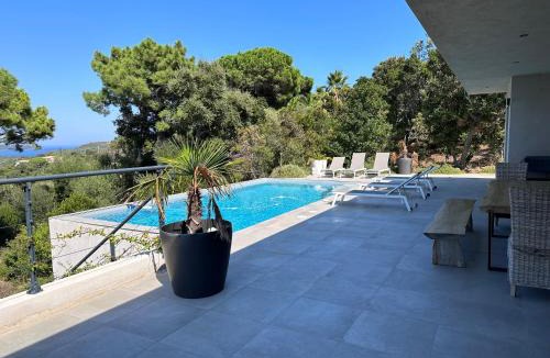 Cirendinu Villa | Villa privée-piscine-vue mer-pinarello-cirindinu