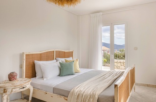 Katsarata Villa | Villa Renata.