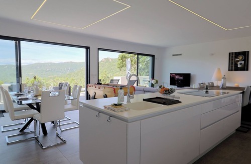 Figari House | Villa Santa Lucia - Pool & Lake view