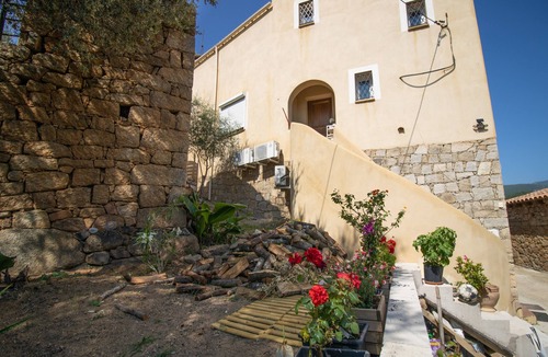 Molini Villa | Villa 'Solsticia' with Wi-Fi and Air Conditioning