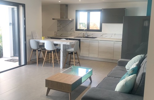 Solenzara Villa | Villa Spacieuse vue Mer Avec Piscine
