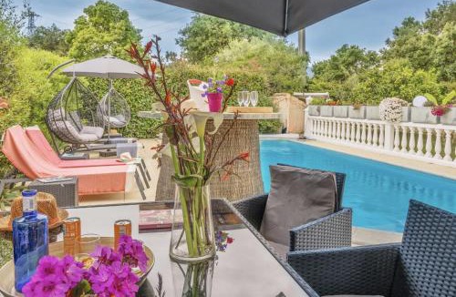 Prunete Villa | VILLA tous conforts avec Piscine privée et accès Plage