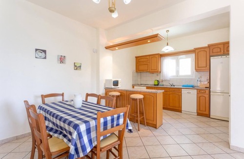 Nisaki Villa | Villa Vasillis - Three Bedroom Villa, Sleeps 6