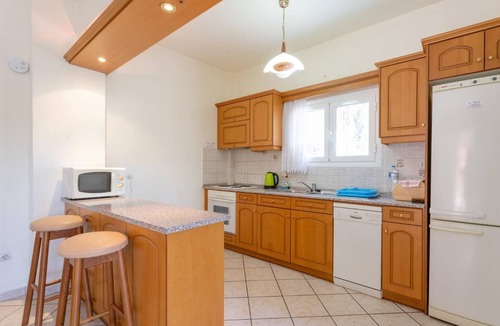Nisaki Villa | Villa Vasillis - Three Bedroom Villa, Sleeps 6