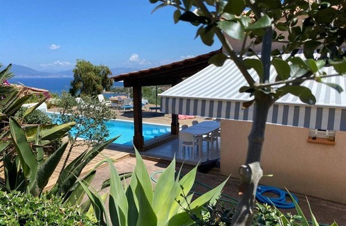 Portigliolo Apartment | Villa with Private Pool and Sea View in Coti-Chiavari