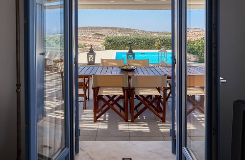 Parasporos Villa | Villa with private wind-sheltered pool, fab seaviews, walking distance to Beach