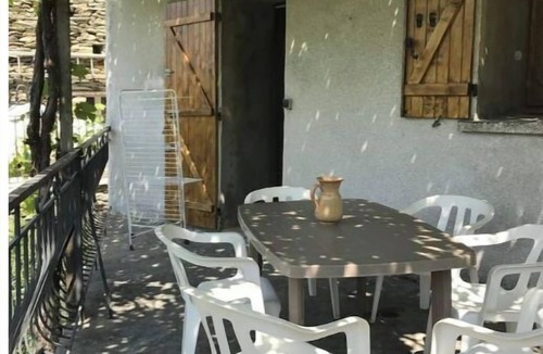 Olmo House | VILLAGE HOUSE BETWEEN SEA AND MOUNTAINS