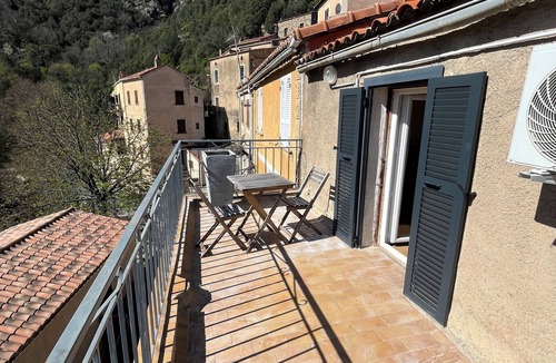 Popolasca House | Village house