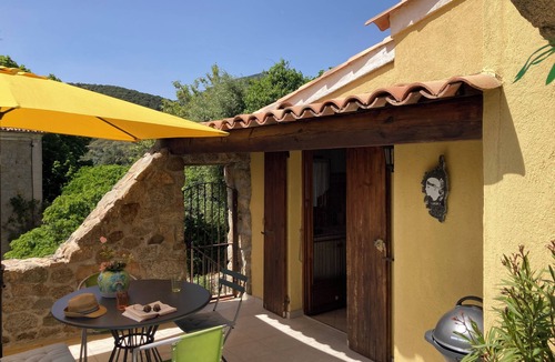 Santa-Maria-Siche House | Village house with terrace, a real love nest.