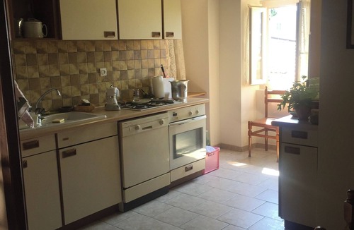 Peri House | Village house in the Olmu commune of Péri