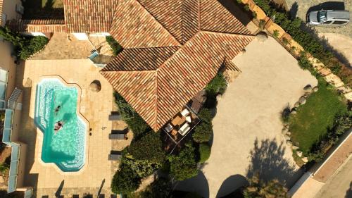 Lecci Villa | Villas CALA CORSA - 3 chambres piscine partagée chauffée - CALA ROSSA Porto-Vecchio - Villas entièrement Climatisées - Internet gratuit