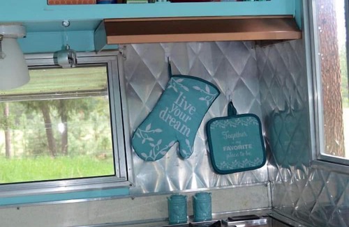 Thompson Falls House | Vintage Camper Rental Perfect for Glamping in Montana