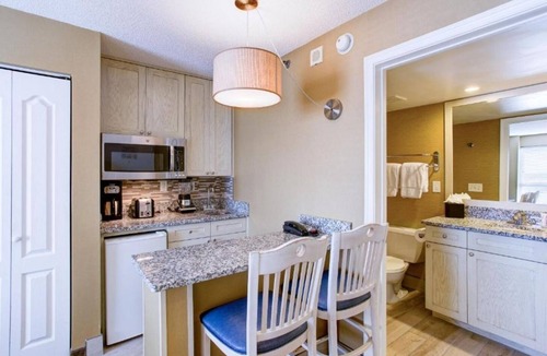 Northeast Virginia Beach Villa | Virginia Beach | Oceanfront Escape | Pool & Beach | 1BR