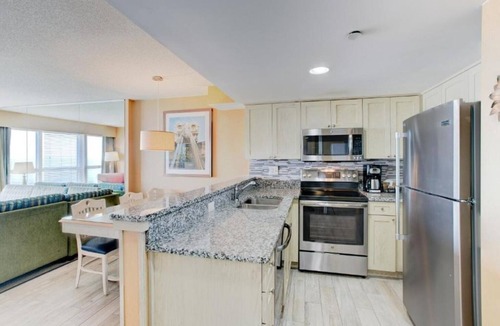 Northeast Virginia Beach Villa | Virginia Beach | Oceanfront Escape | Pool & Beach | 1BR