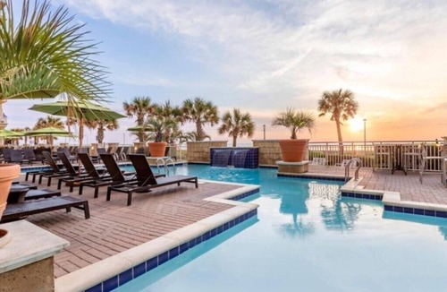 Northeast Virginia Beach Villa | Virginia Beach | Oceanfront Living | Pool & Beach | 2BR Suite