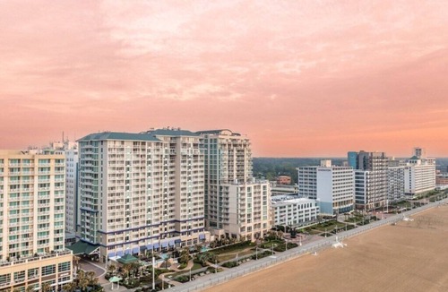 Northeast Virginia Beach Villa | Virginia Beach | Oceanfront Living | Pool & Beach | 2BR Suite
