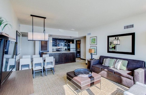 Northeast Virginia Beach Villa | Virginia Beach | Ocean View Balcony Stay | Pool & Beach