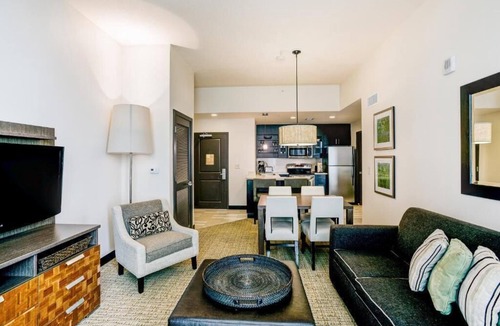 Northeast Virginia Beach Villa | Virginia Beach | Ocean View Balcony Stay | Pool & Beach