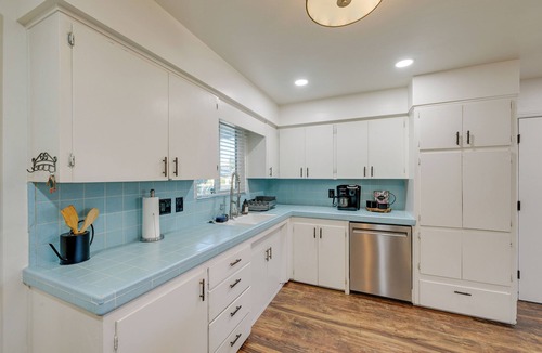 Visalia Cottage | Visalia Vacation Rental w/Yard: 1 Mi to Downtown