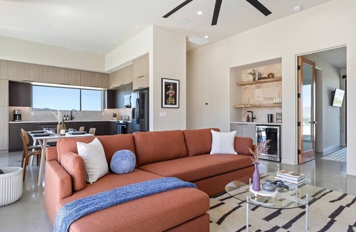 Panorama Heights House | Vista B at Panorama Villas by Fieldtrip - Luxury 2br w Pool and Views