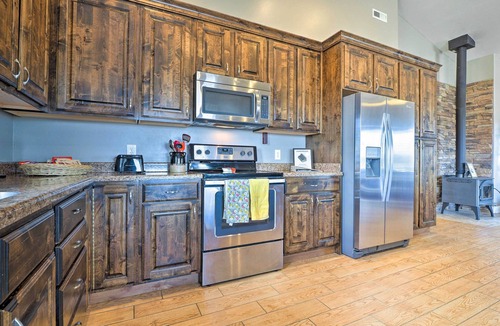Pioche House | Vista Grande, spacious property, 1 Mi to Main St