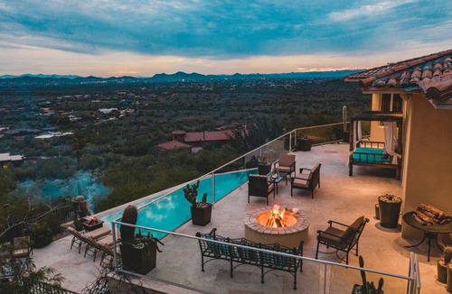 Cave Creek House | Vista Verde by AvantStay Isolated Villa w/ Tennis Court, Pool, Fire pit!