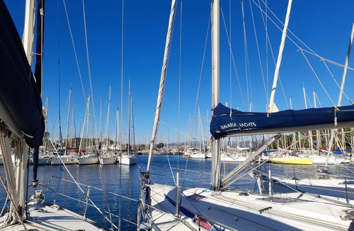 Propriano Boat Rental | Voilier Confortable, Vue sur le Golfe, au Coeur de Propriano et Plage à Pied